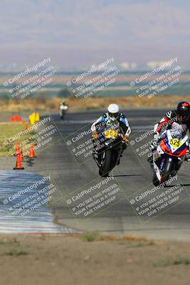 media/Aug-13-2023-CRA (Sun) [[1cfc37a6fb]]/Race 3 600 Superbike/Race/